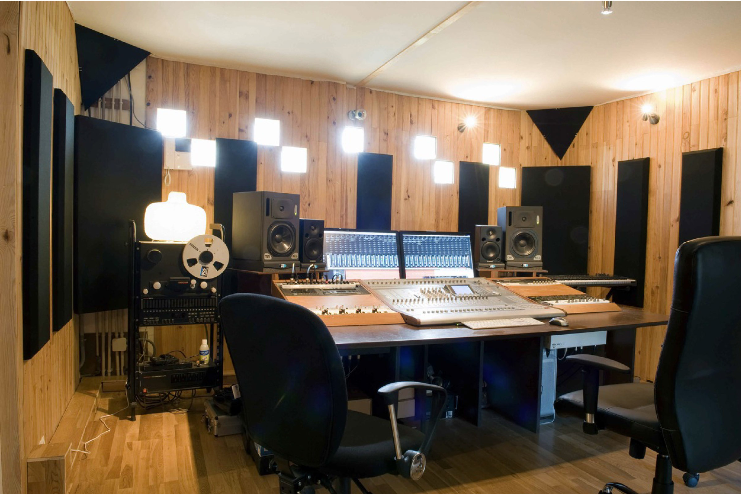 Primacoustic Cumulus Bass Trap in a Recording Studio