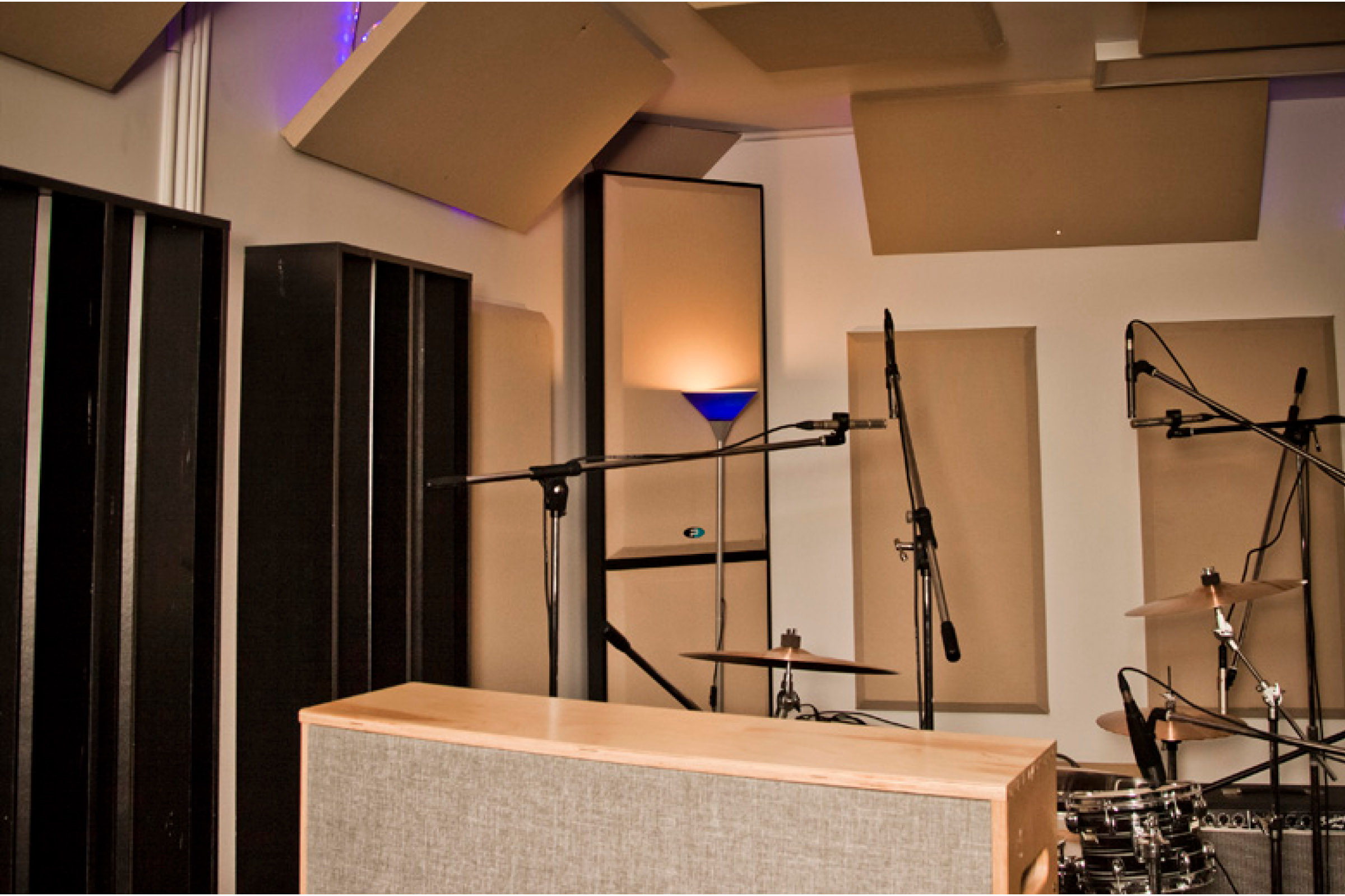 Primacoustic Flexifuser Diffuser in a recording studio