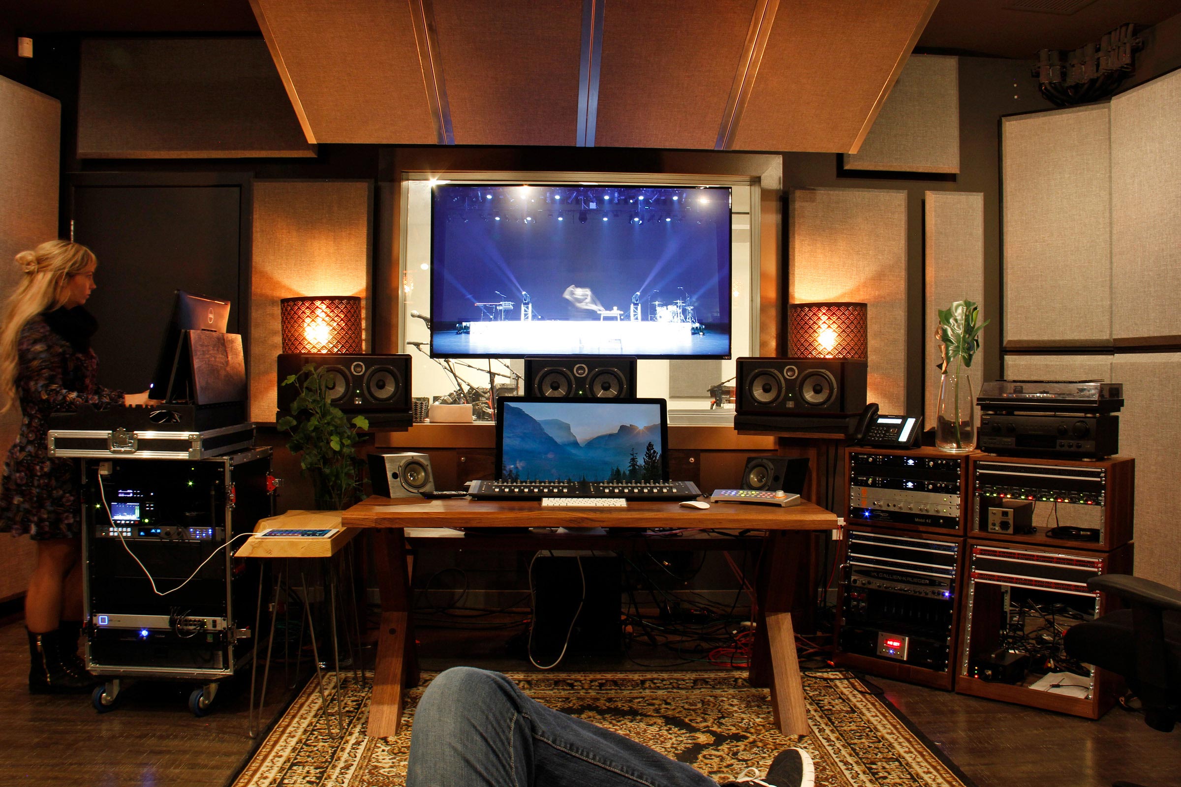 Primacoustic Stratus Clouds in a Studio